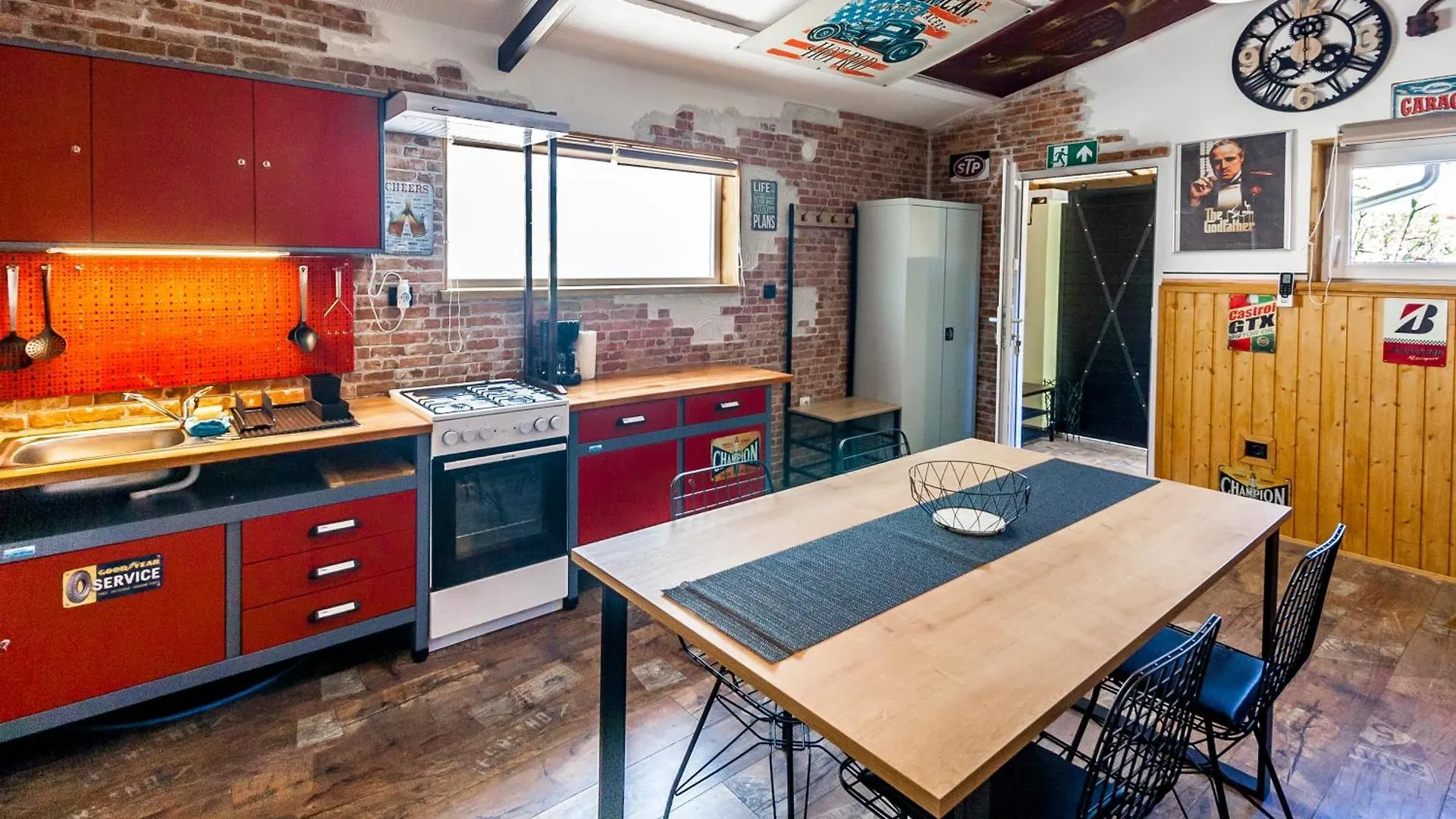 Industrial Style Studio House Eni, With Parking, Bbq, Ac In Marcana, Ferienwohnung 0*,  Croácia