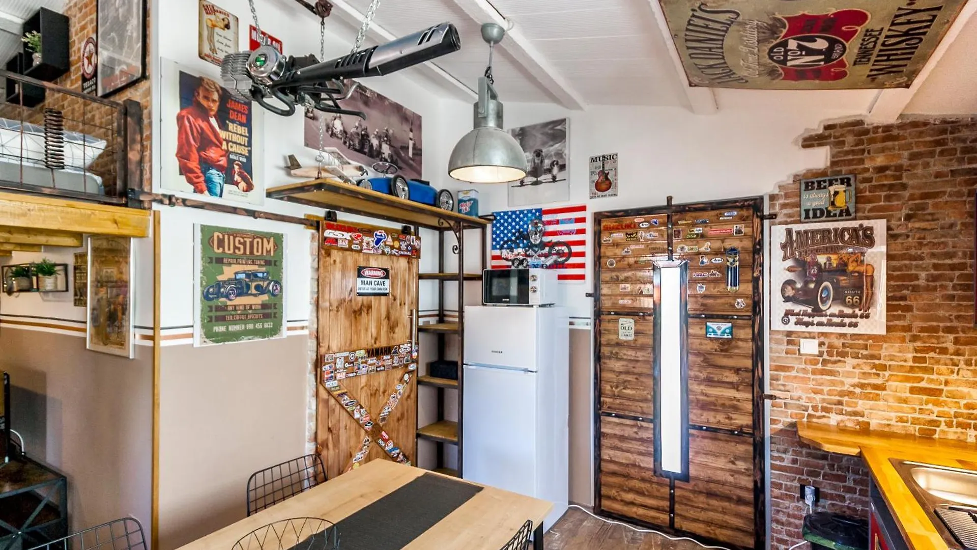 Industrial Style Studio House Eni, With Parking, Bbq, Ac In Marcana, Ferienwohnung