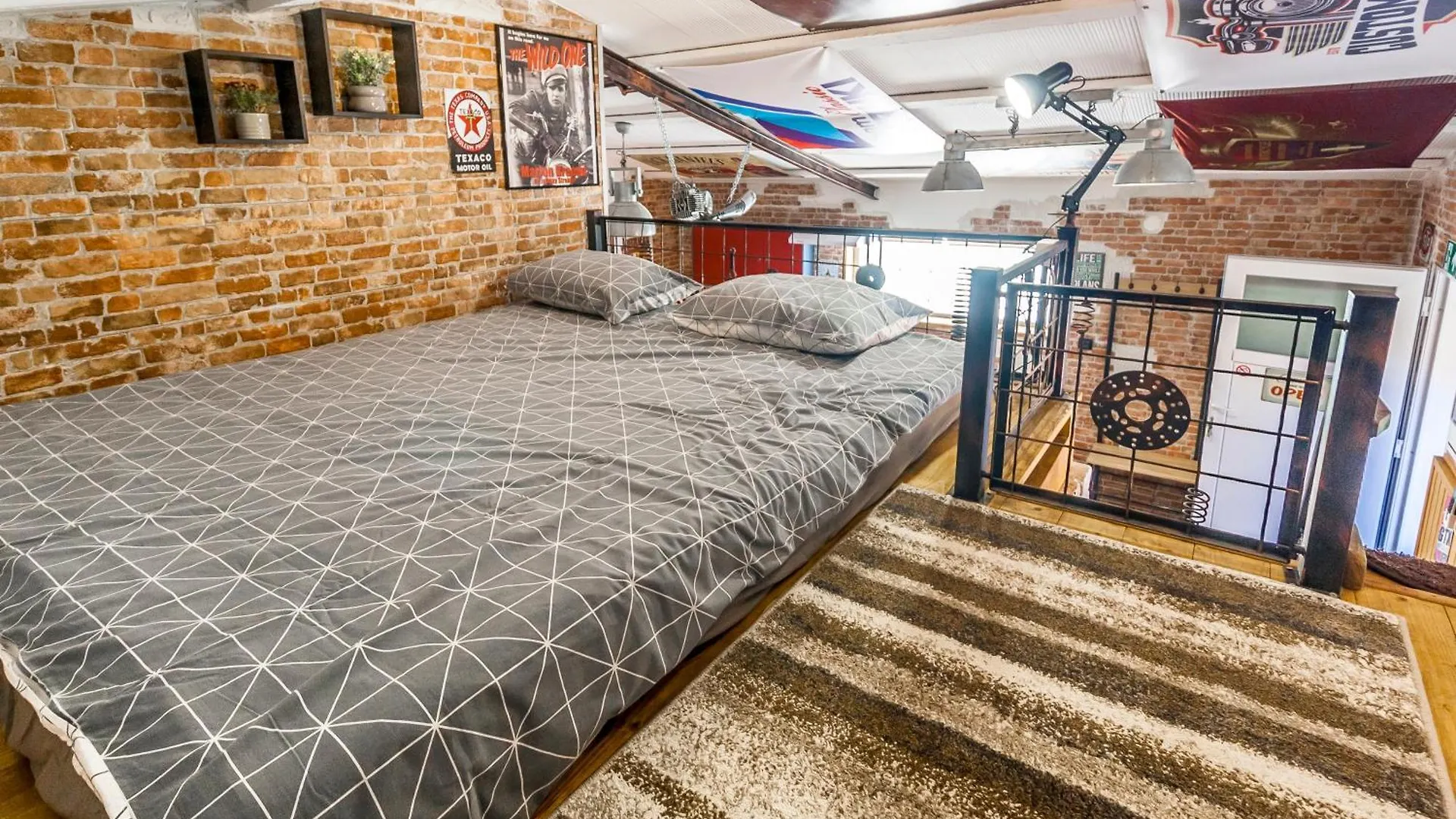 Industrial Style Studio House Eni, With Parking, Bbq, Ac In Marcana, Ferienwohnung