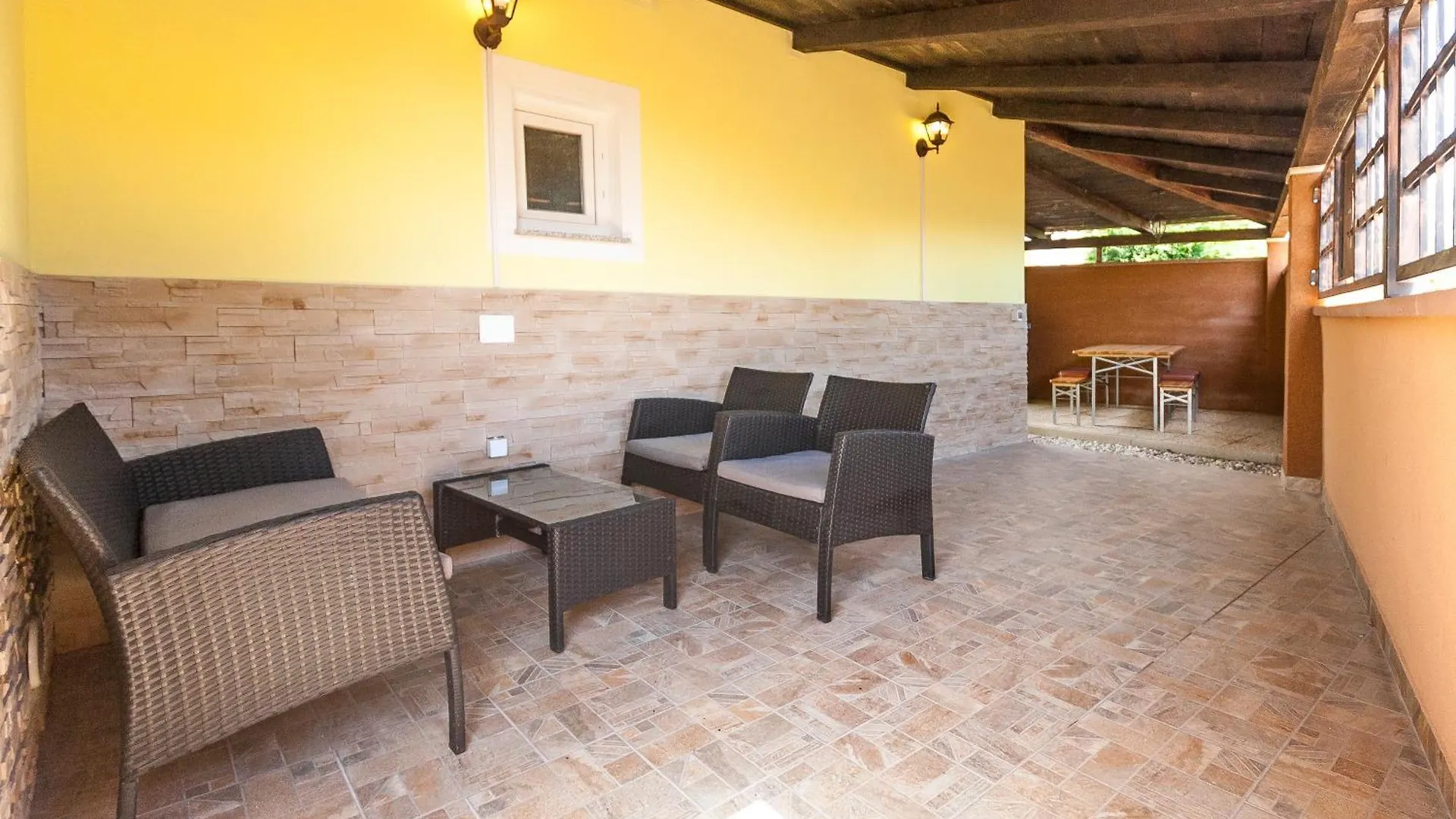 Industrial Style Studio House Eni, With Parking, Bbq, Ac In Marcana, Ferienwohnung